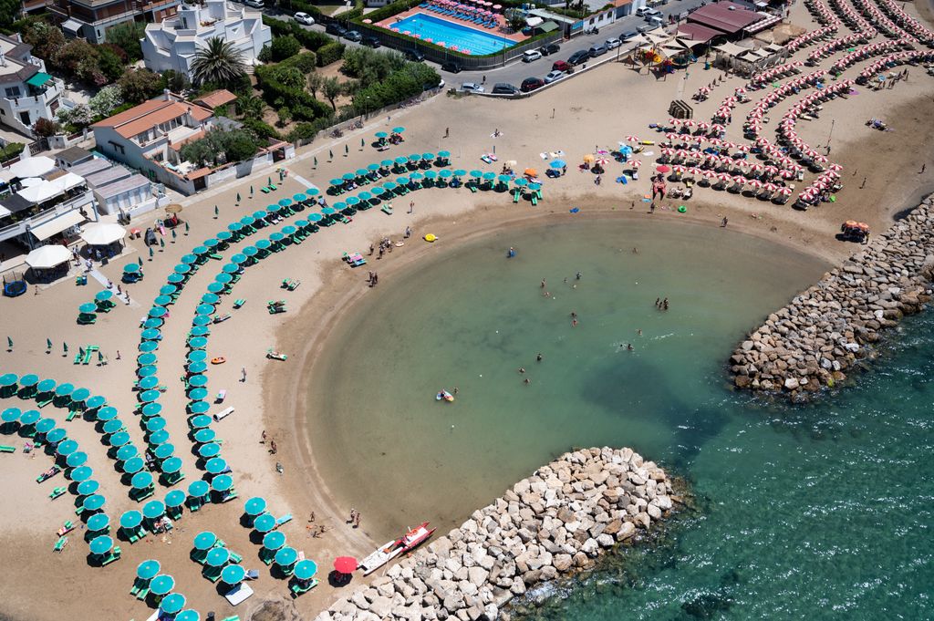 12 Best Beaches in Rome to Experience the La Dolce Vita