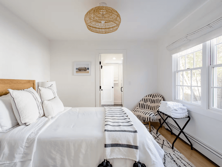 7 Gorgeous Hamptons Airbnbs Where the Weekend Starts on Thursday