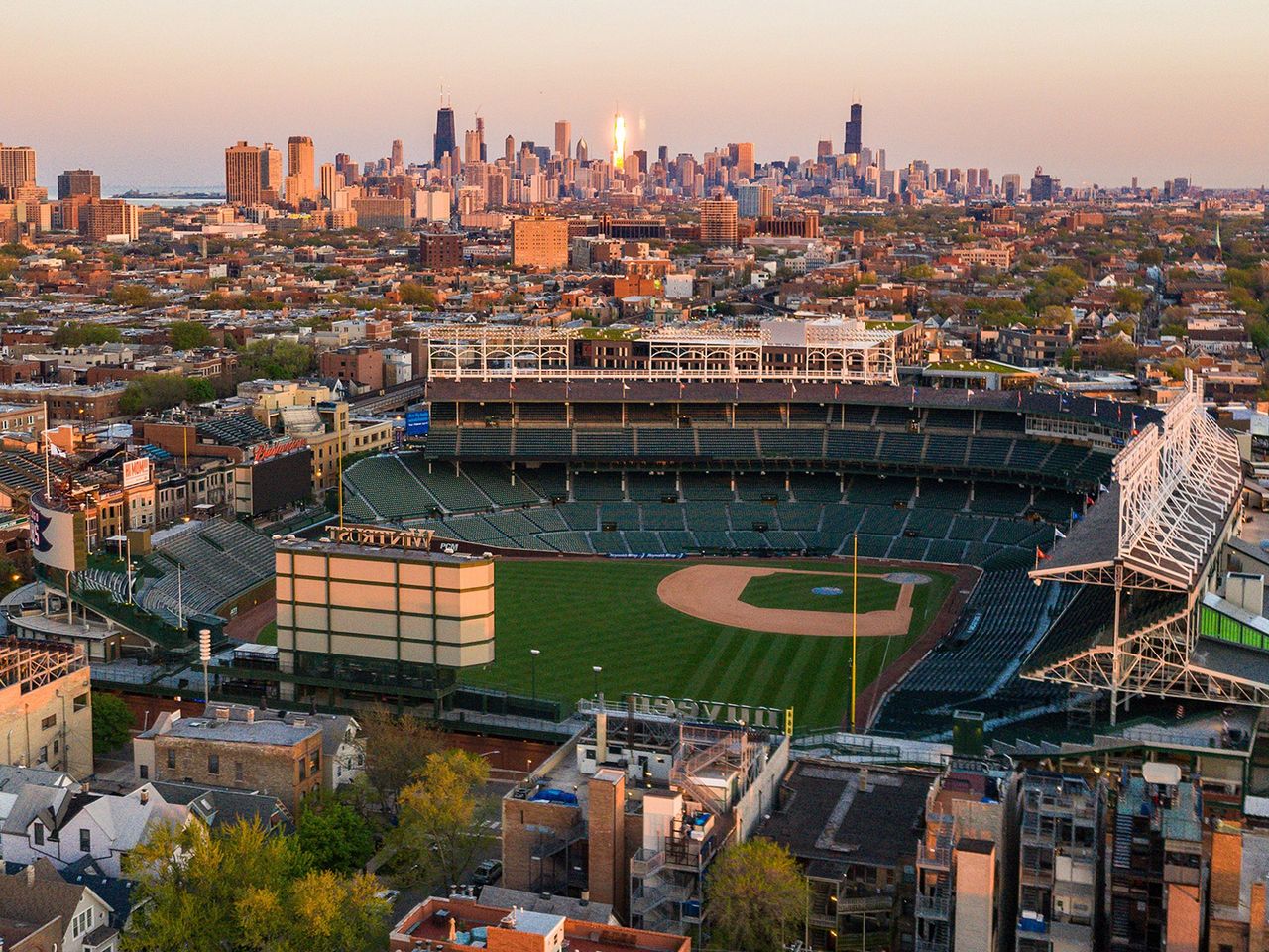 A Local's Guide to the Best Hotels and Neighborhoods near Chicago's Wrigley Field