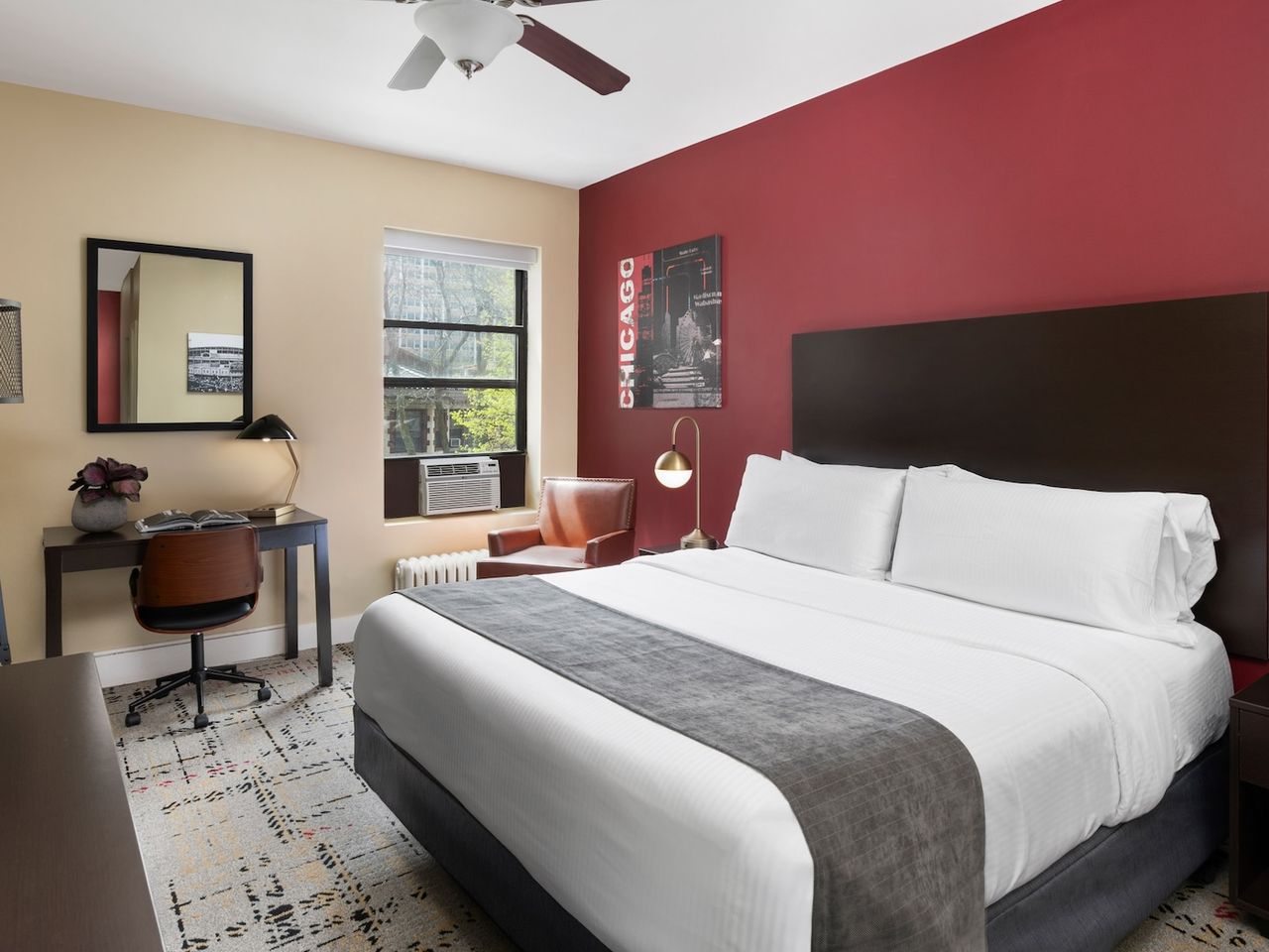 A Local's Guide to the Best Hotels and Neighborhoods near Chicago's Wrigley Field