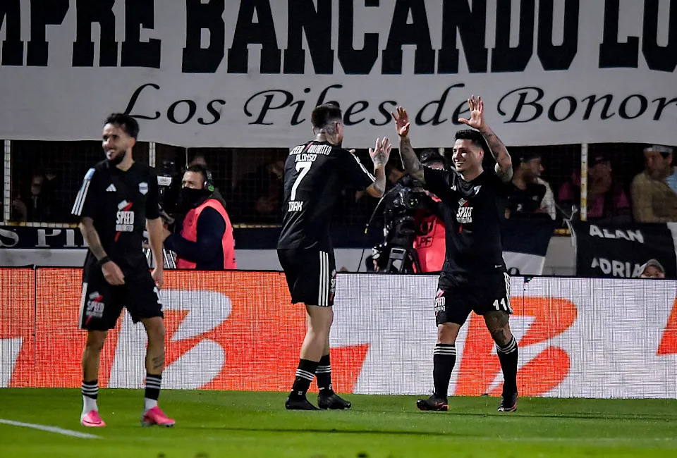 Alexander Díaz's Breathtaking Goal Stuns Boca Juniors, Puskás Award Contender?