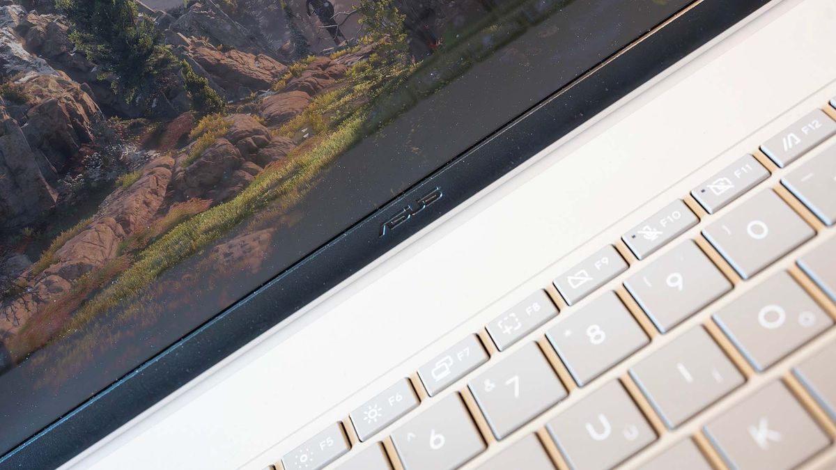 Asus ZenBook A16 Review: A Capable Laptop with a Weaker GPU