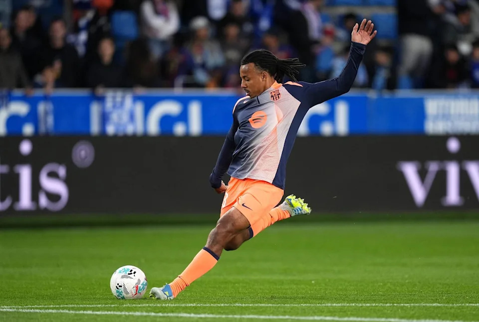 Barcelona Open to €50-60 Million Offers for Jules Kounde Amid Bayern Munich Interest