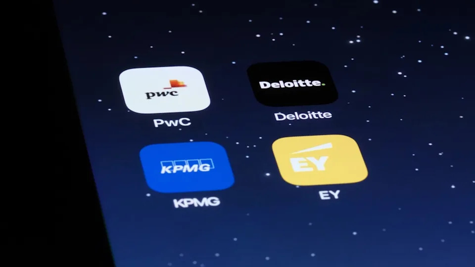 Big Four's Offshore Audit Model Draws Scrutiny from UK Regulator