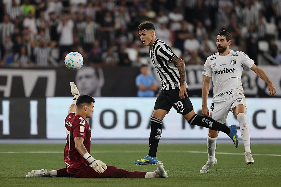 Botafogo and Santos Clash in Thrilling Brasileirão Match