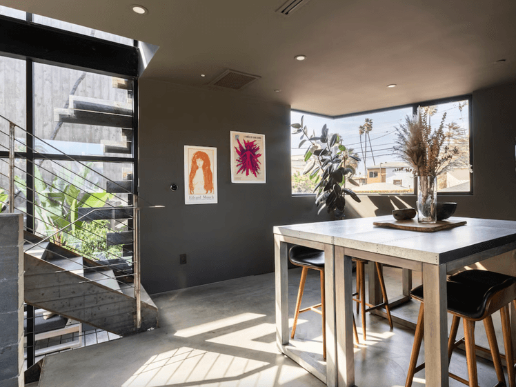 Discover the Best Airbnbs in Los Angeles for Unforgettable Beach Days and Starry Nights