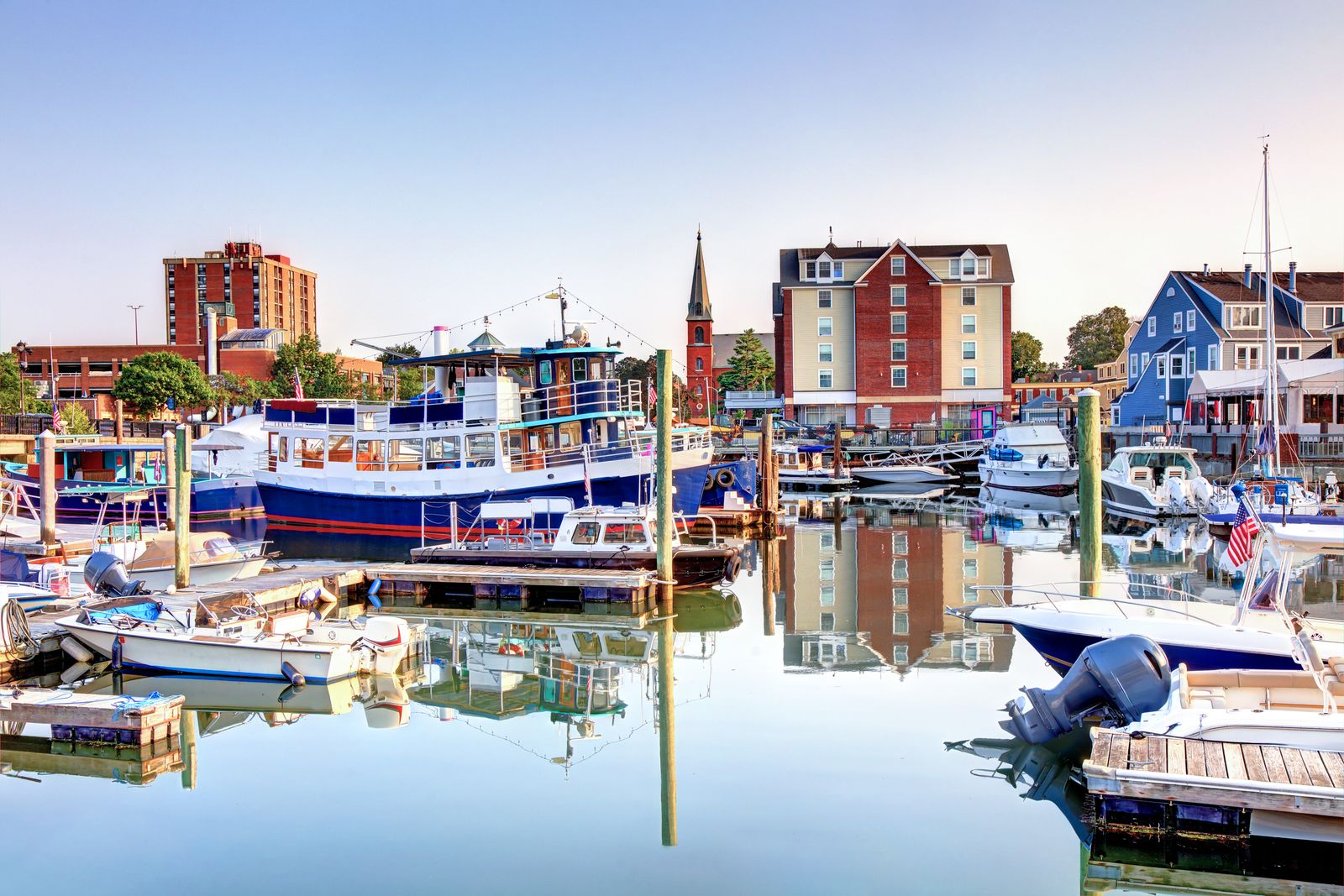Discover the Hidden Gems of Massachusetts's North Shore: A Guide to the Region's Most Charming Beach Towns