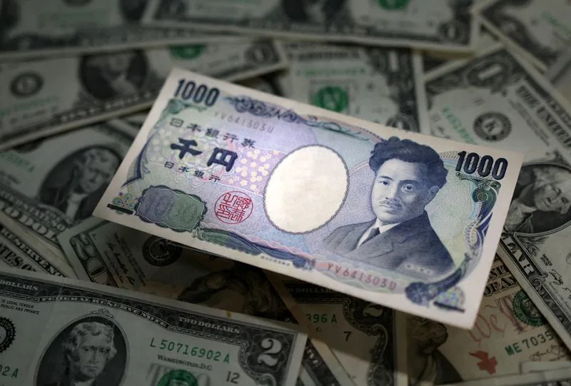 Dollar Dips After Four-Day Streak of Gains, Yen Holds Near 40-Year Low