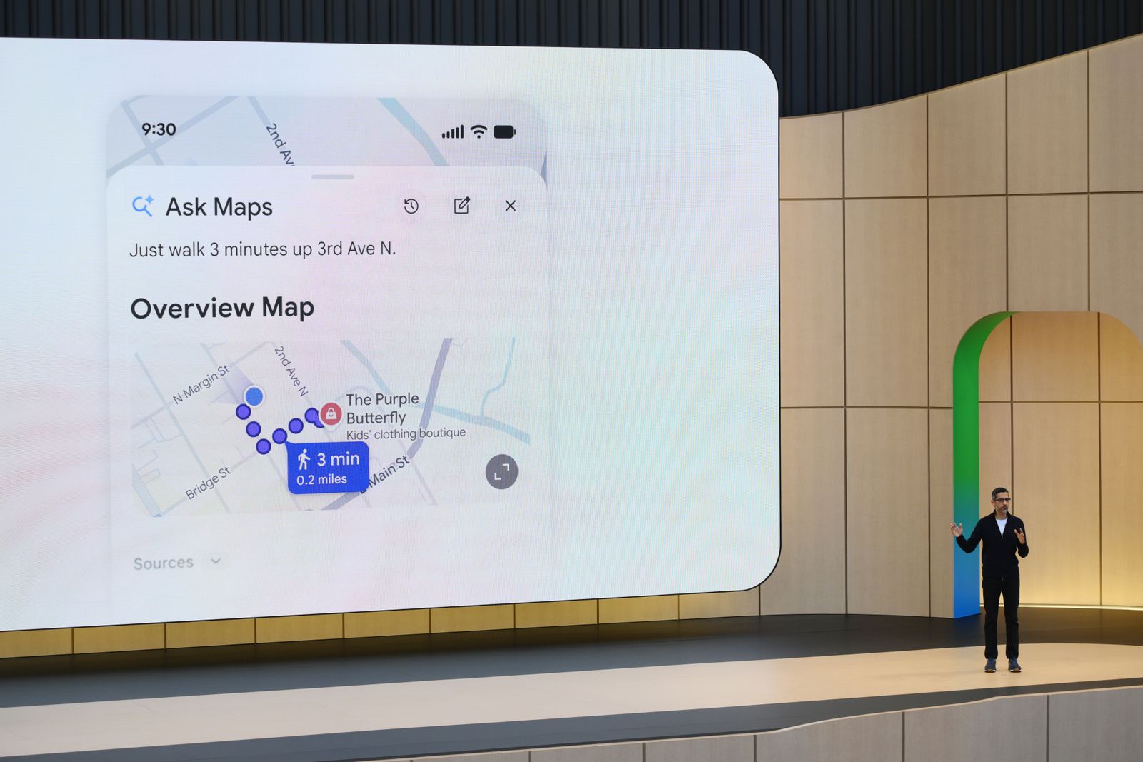 Dumbphones, Smart Glasses, and More Tech Trends That Are Shaping the Way We Travel