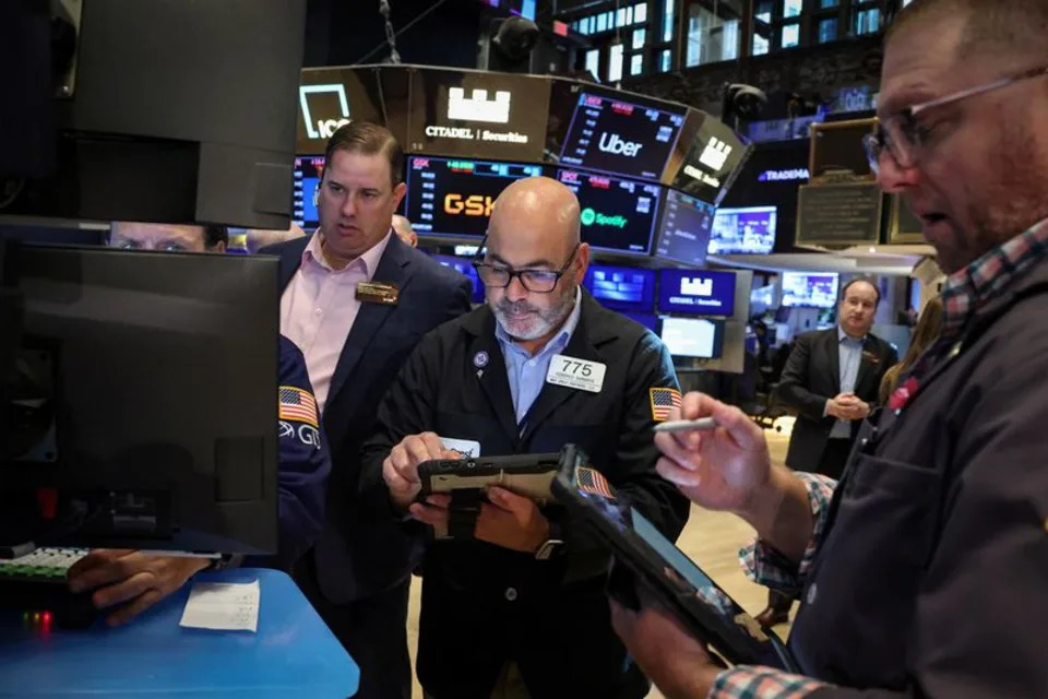 Global Equity Funds Attract Record $10.51 Billion in Inflows Amid Upbeat Earnings Expectations