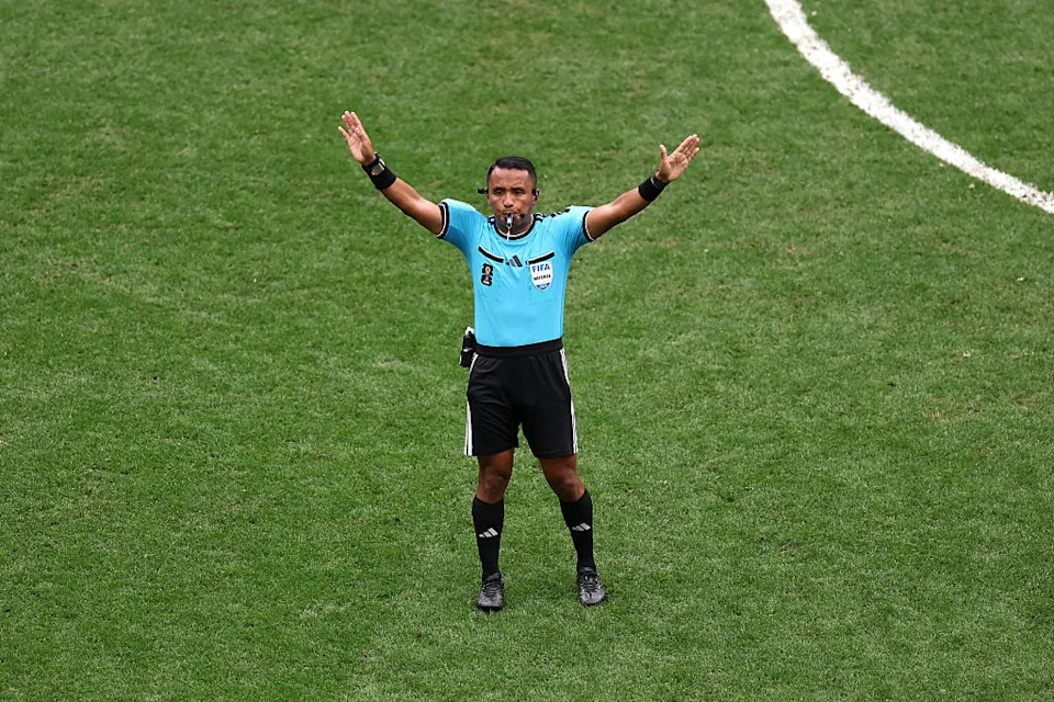 Iván Bartón: The Salvadoran Referee to Take Charge of France vs. Spain in World Cup Semifinals