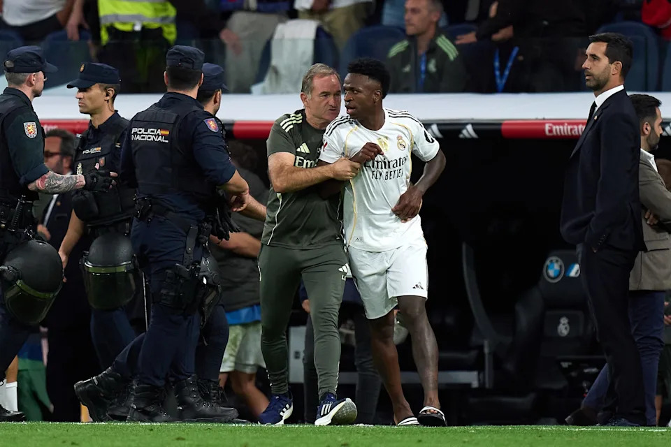 Mourinho to Retain Real Madrid Fitness Coach Trusted by Florentino as Part of Staff