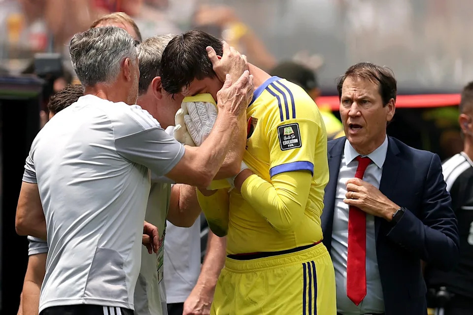 Senne Lammens Backed to Bounce Back from World Cup Nightmare by Manchester United Team-mate