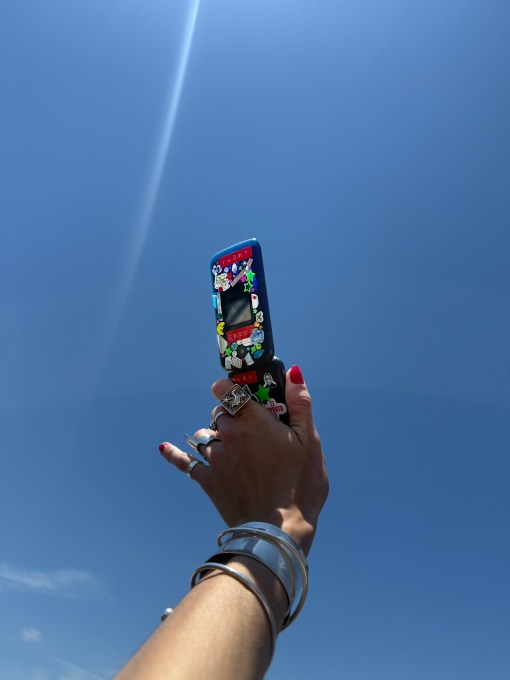 The Dumb Co Challenge: Trading My iPhone for a Hacked Flip Phone
