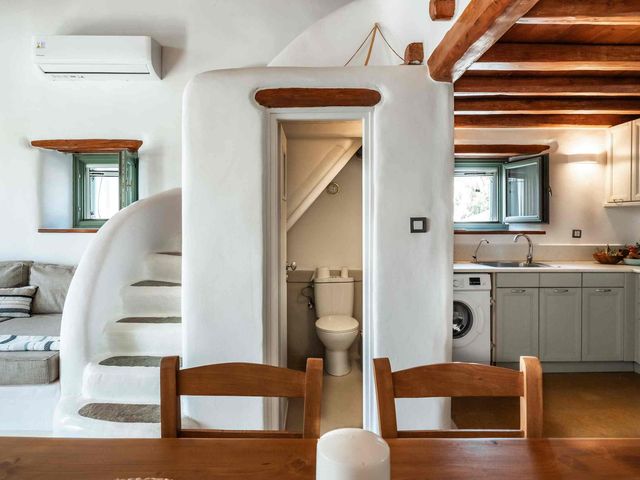 Uncovering the Hidden Gems of Paros: A Cycladic Home Oasis