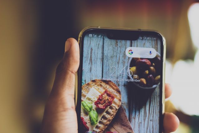 Why We Screenshot Things We'll Never Look at Again: The Psychology Behind Digital Hoarding