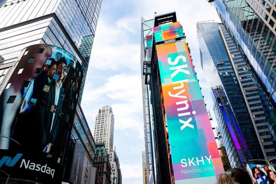 SK Hynix Shares Rise 5% as Brokerages Launch Coverage with Bullish Ratings
