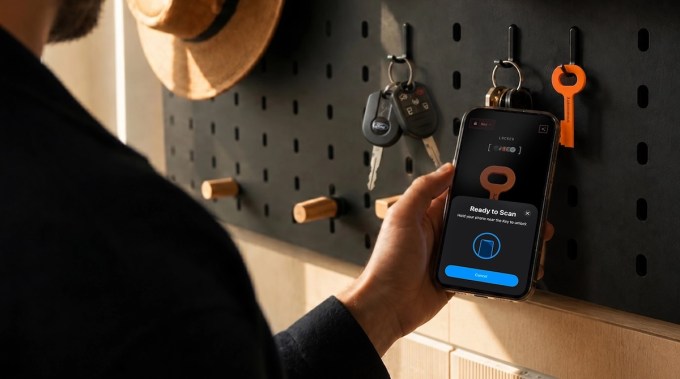 This $9 Key Physically Locks Your Most Addictive Apps