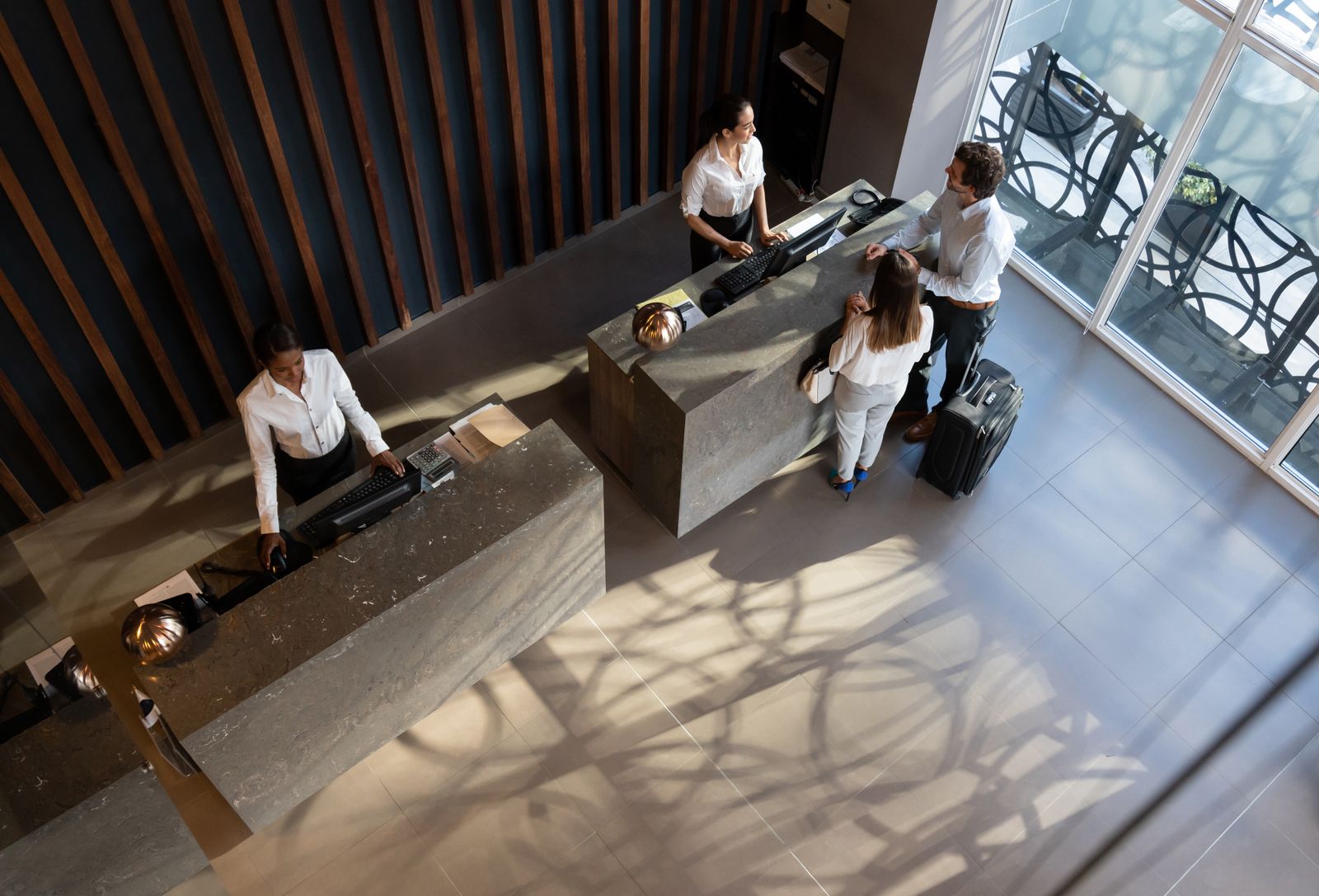 What You Can (and Can’t) Take From a Hotel Room, According to Travel Experts